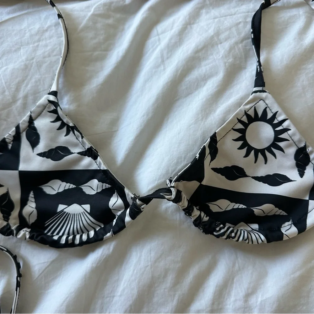 Lisa Says Gah Bikini